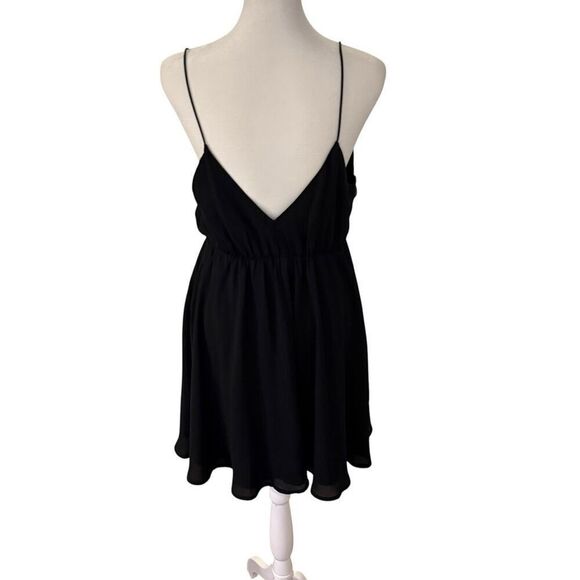 Tobi medium babydoll black dress with side lace - Picture 2 of 7